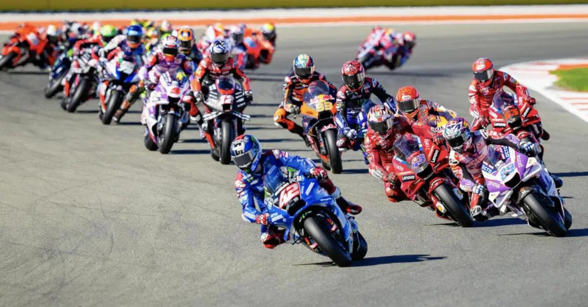MotoGP 2023. Tutto quello che c'&egrave; da sapere sulle nuove regole. Tra serbatoi, cucchiai, tute e caschi