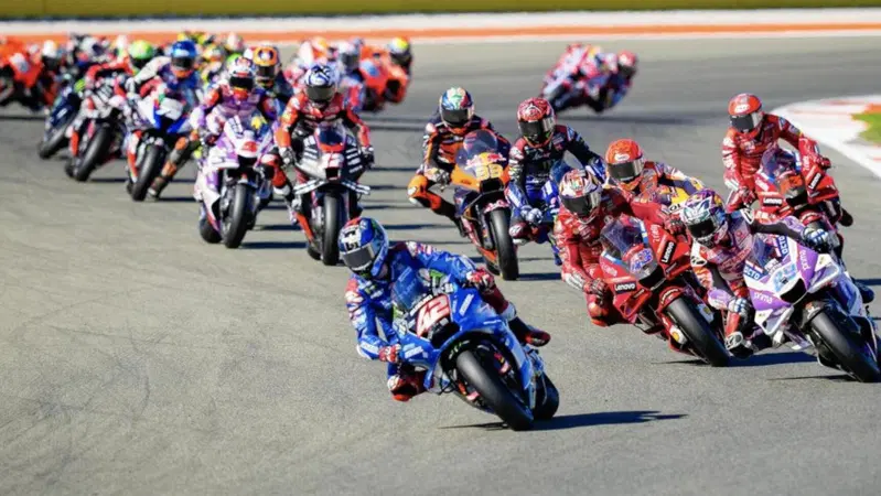 MotoGP 2023. Tutto quello che c'&egrave; da sapere sulle nuove regole. Tra serbatoi, cucchiai, tute e caschi