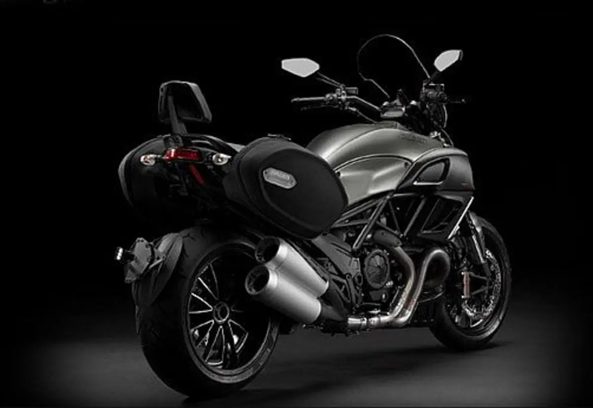 Ducati Diavel 1200 Diavel 1200 Strada (2010 - 14) (3)