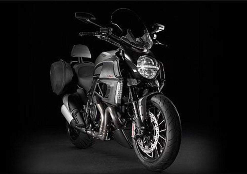 Ducati Diavel 1200 Strada (2010 - 14) (4)