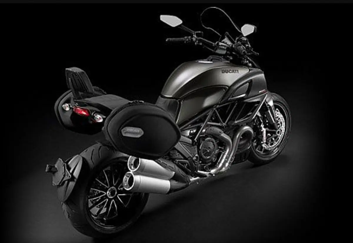 Ducati Diavel 1200 Diavel 1200 Strada (2010 - 14) (5)
