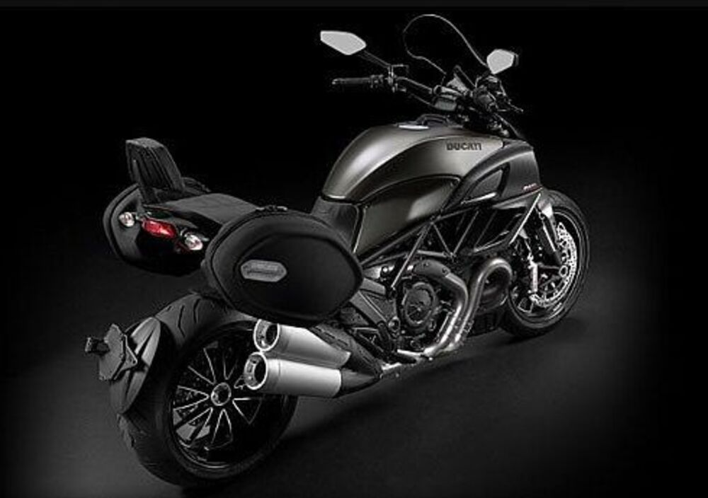 Ducati Diavel 1200 Strada (2010 - 14) (5)