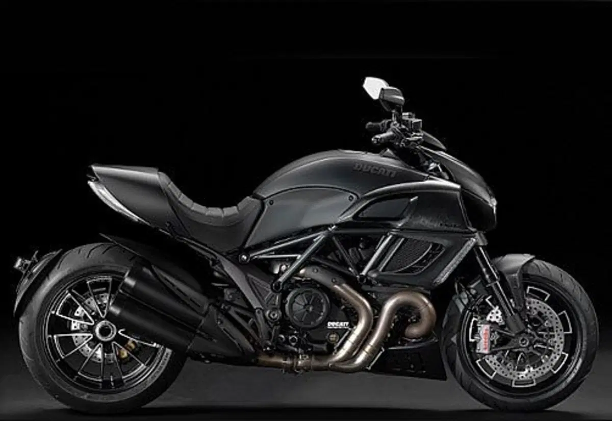 Ducati Diavel 1200 Diavel 1200 Dark (2012 - 13) (2)