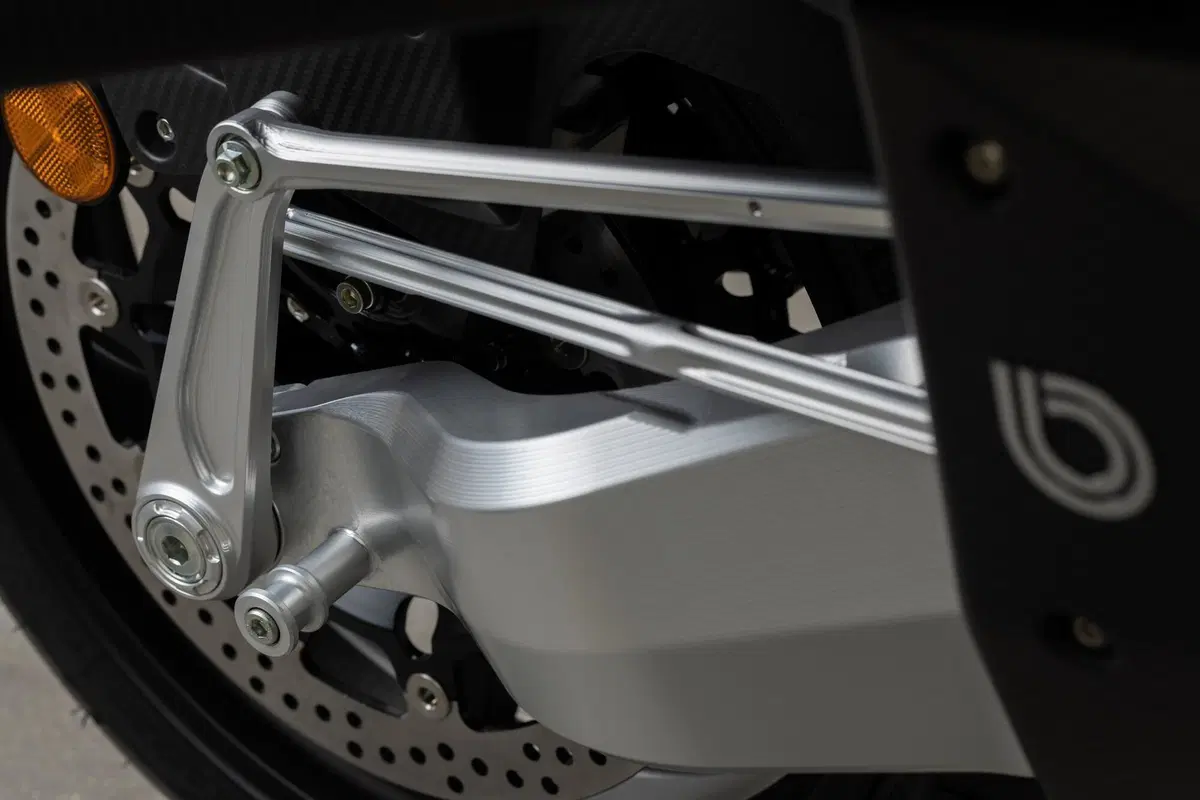 Bimota TESI H2 - KB4 distinguersi è il loro forte (2)