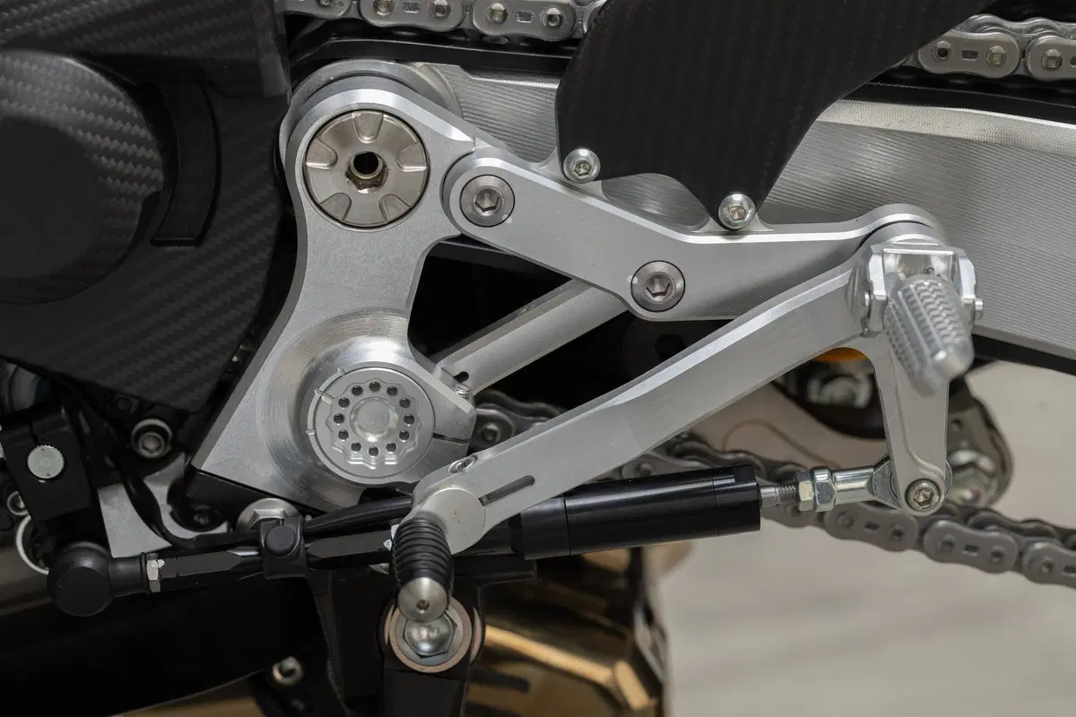 Bimota TESI H2 - KB4 distinguersi è il loro forte (12)