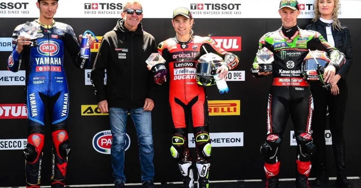 SBK 2022. GP d'Australia. Alvaro Bautista azzecca le gomme e vince la gara sprint!