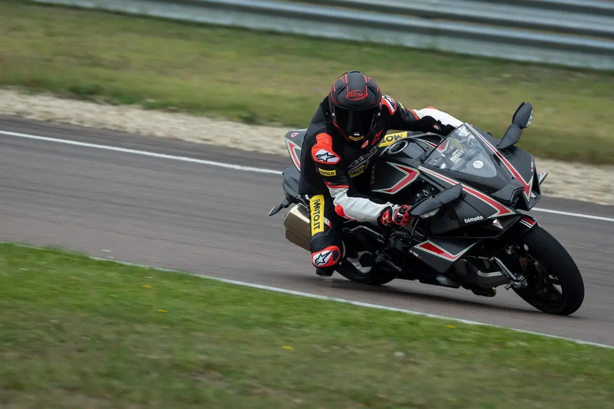 Bimota TESI H2 - KB4 distinguersi è il loro forte (4)