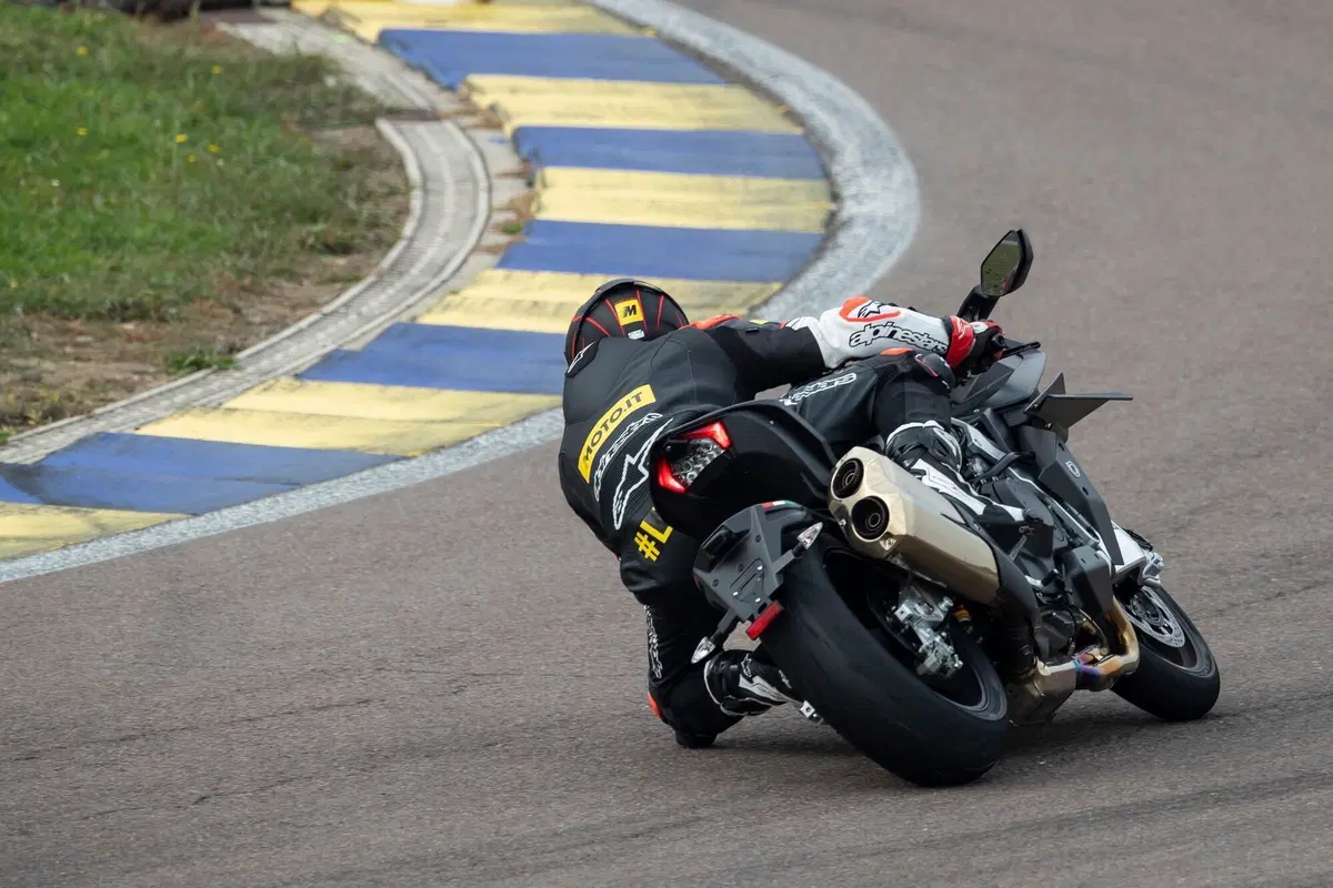 Bimota TESI H2 - KB4 distinguersi è il loro forte (5)