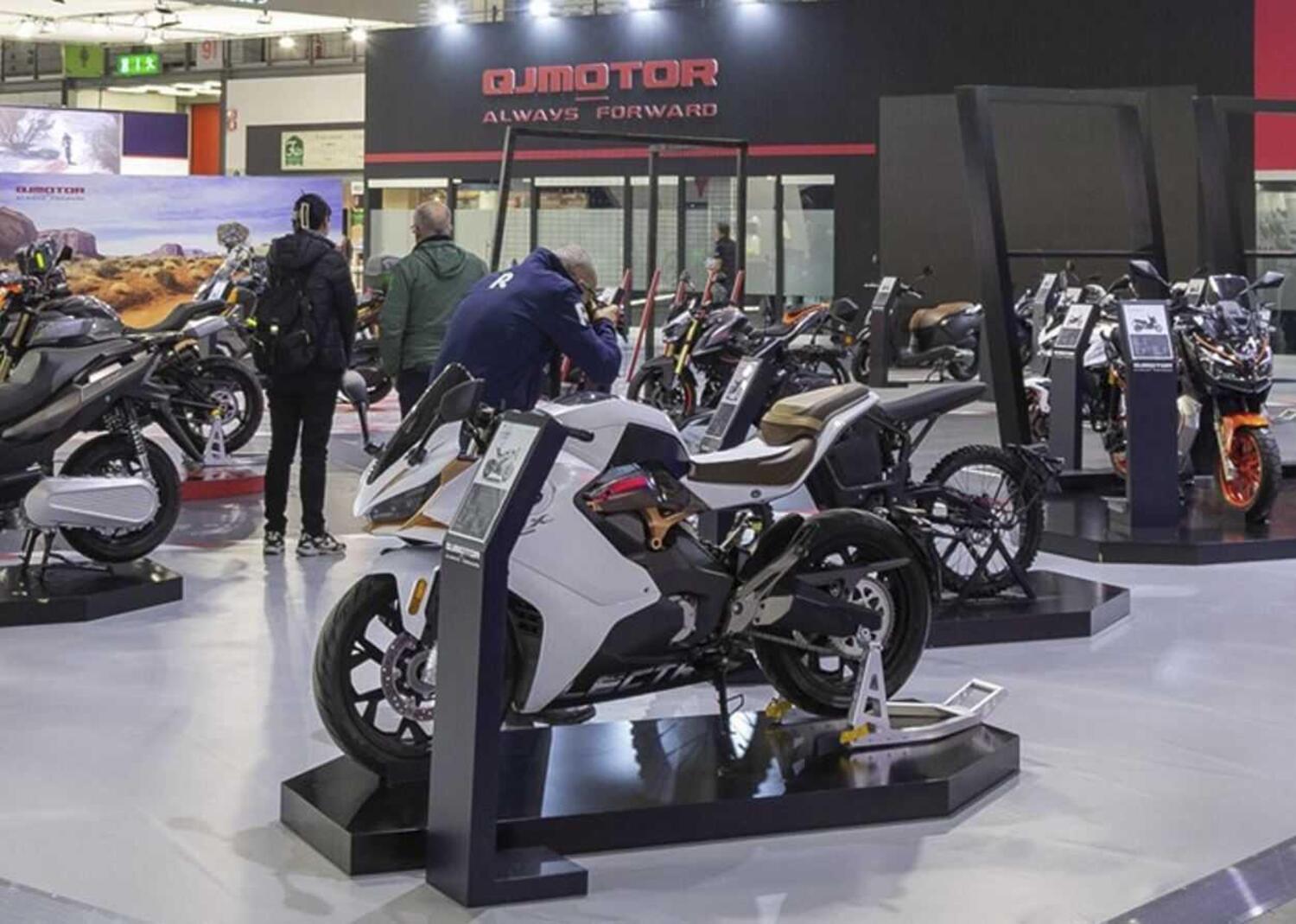 QJMotor RX, la sportiva “125” elettrica sbarca in Europa