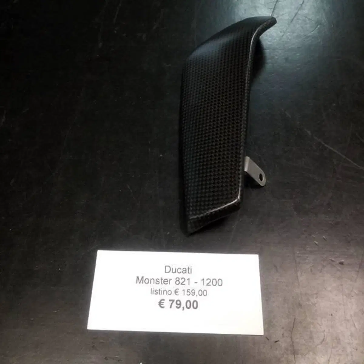 Monster 821 - 1200 Ducati (3)