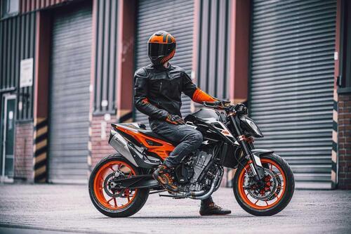 KTM aggiorna così la 790 Duke e la serie RC e Duke 2023 (8)