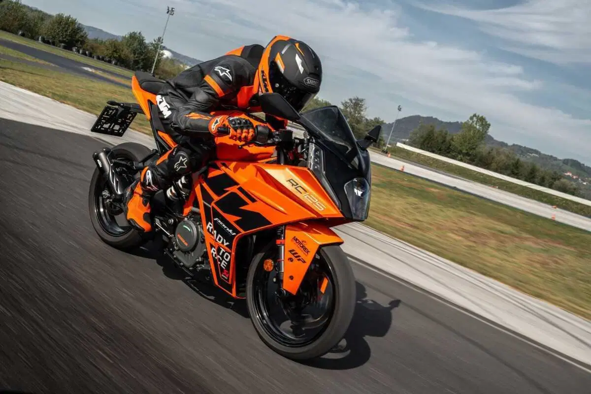 KTM aggiorna così la 790 Duke e la serie RC e Duke 2023 (17)