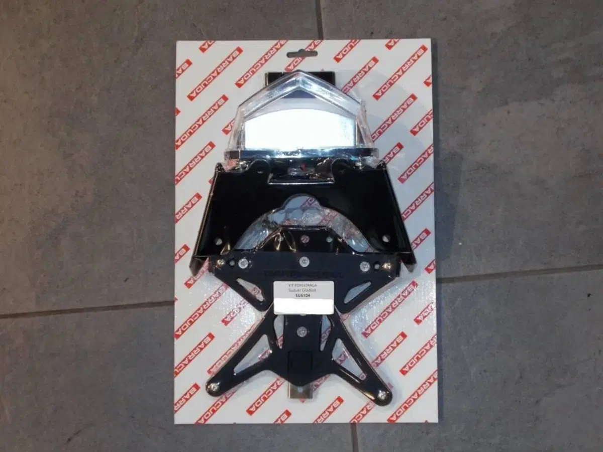 Portatarga Barracuda per Suzuki Gladius 650 (2)