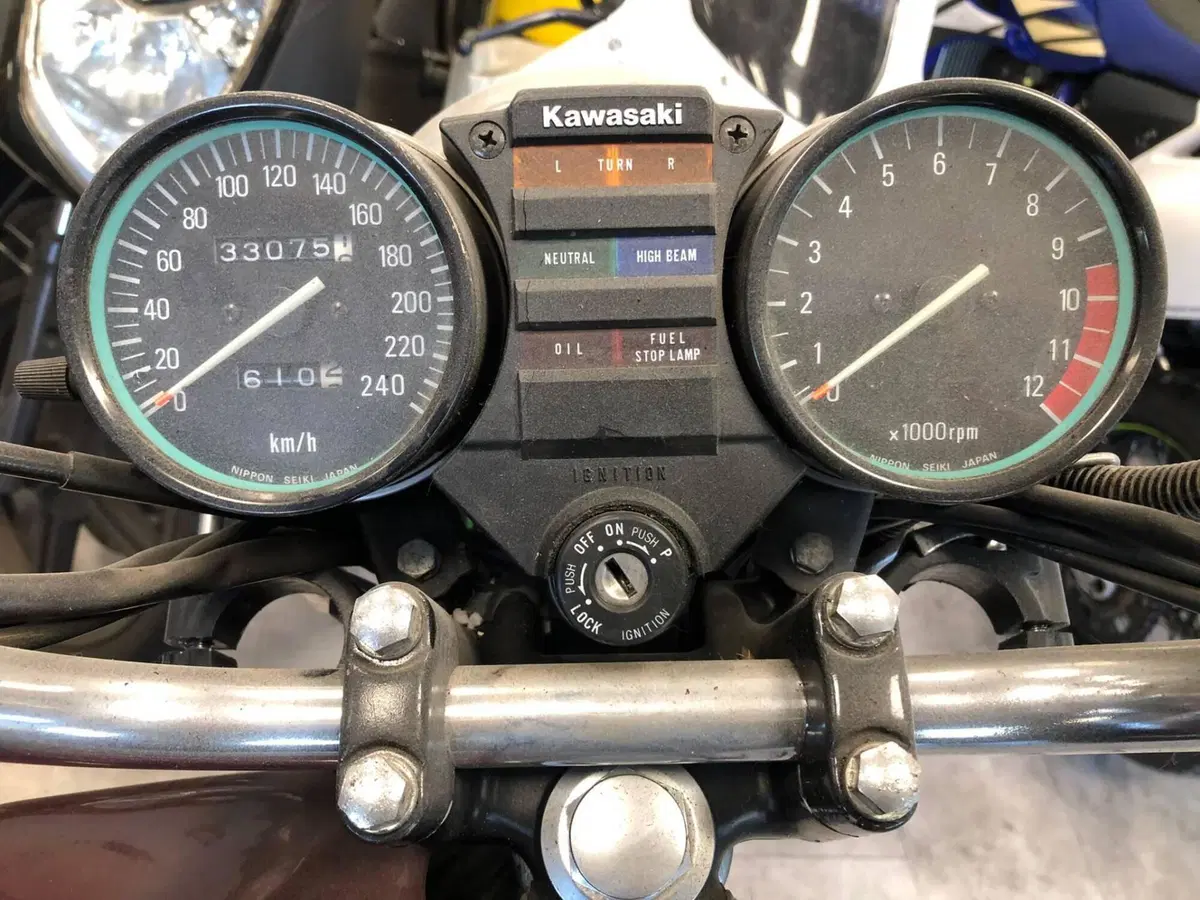 Kawasaki SR650 (2)