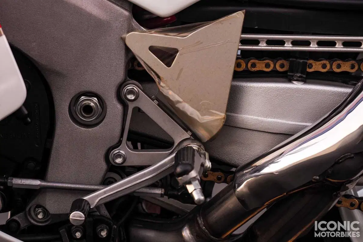 Una Honda RC30 nuova è in vendita. Solo per due giorni ancora però (17)