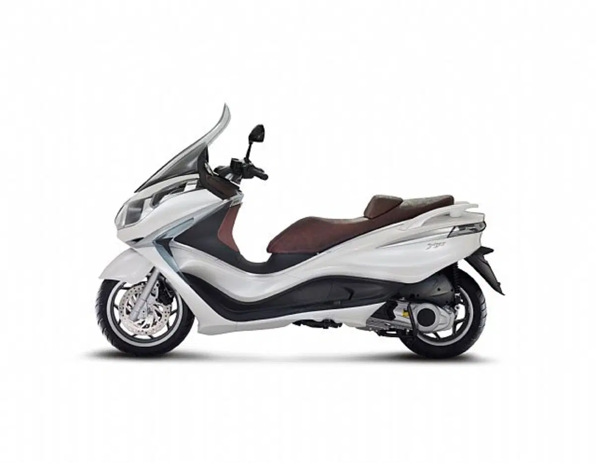 Piaggio X10 125 X10 125 ie Executive (2011 - 14) (3)