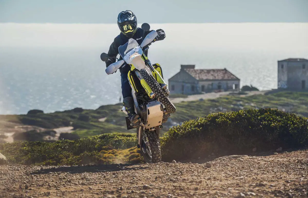Ritocchi per le Husqvarna 701 Enduro e 701 Supermoto 2023 (11)
