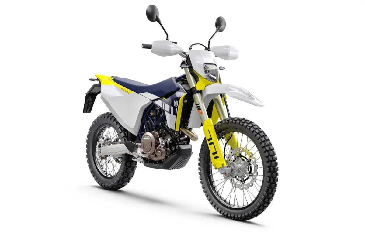 Ritocchi per le Husqvarna 701 Enduro e 701 Supermoto 2023 (13)