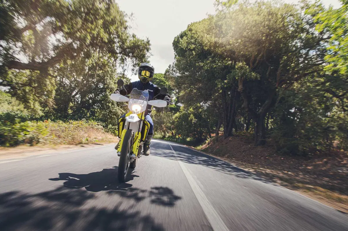 Ritocchi per le Husqvarna 701 Enduro e 701 Supermoto 2023 (12)