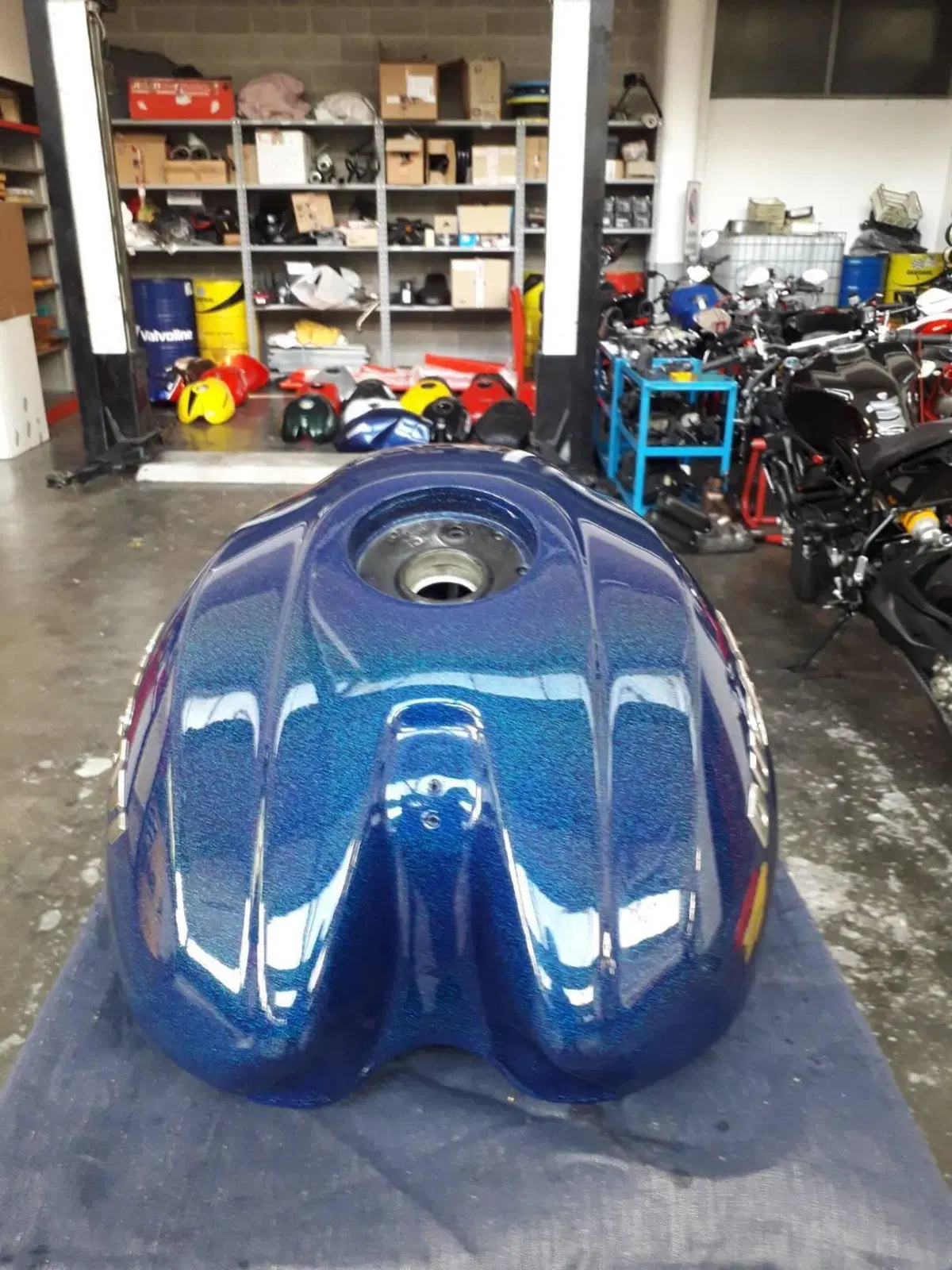 Serbatoio Metallic Blu Ducati Monster 600-750-900 (4)