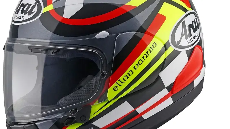RX-7V EVO, il top di gamma ARAI adesso &egrave; in grafica dedicata al Tourist Trophy 2023