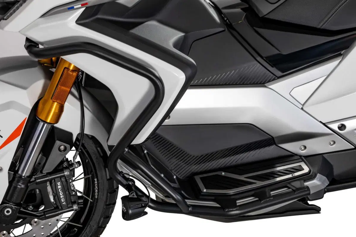 XP400, il nuovo scooter adventure sport di Peugeot. Allure e GT (5)