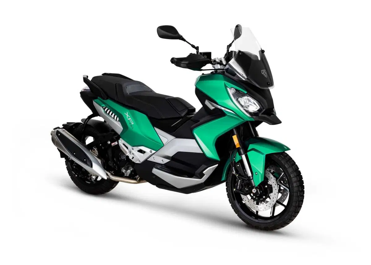 XP400, il nuovo scooter adventure sport di Peugeot. Allure e GT (16)
