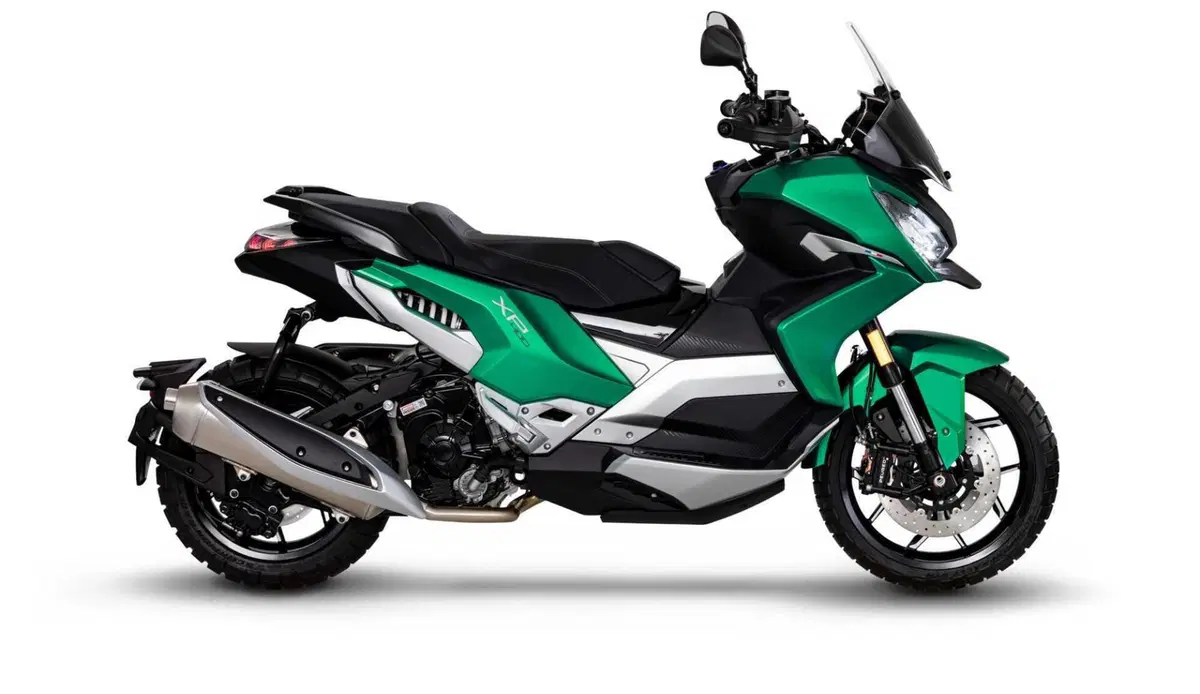 XP400, il nuovo scooter adventure sport di Peugeot. Allure e GT (14)