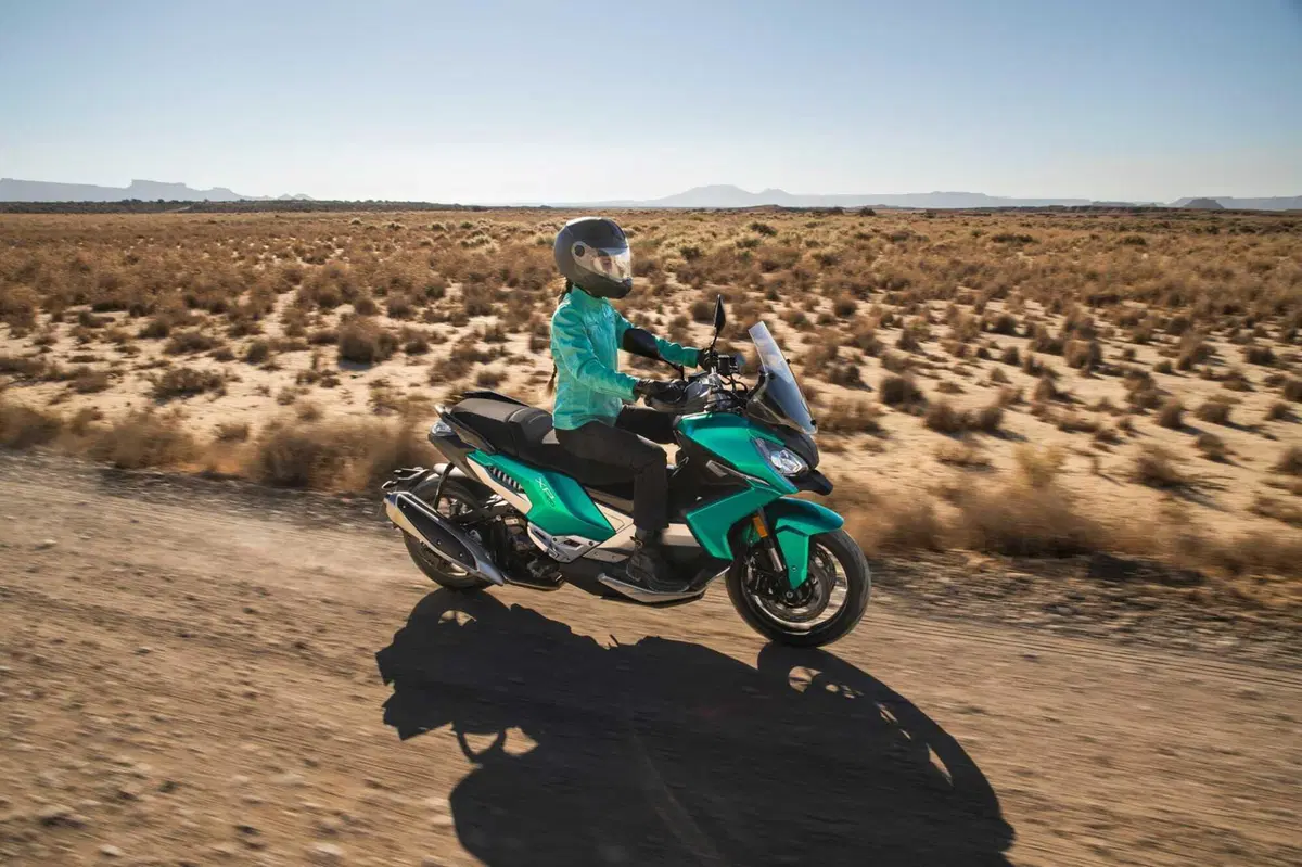 XP400, il nuovo scooter adventure sport di Peugeot. Allure e GT (20)