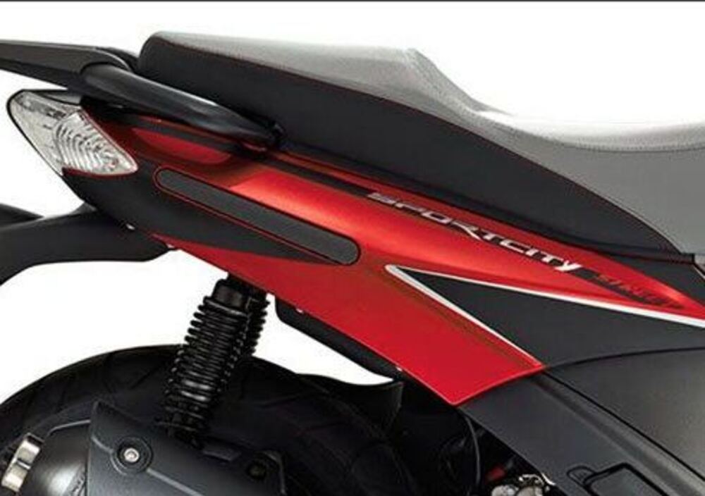 Aprilia Sportcity Street 125 (2008 - 13) (5)