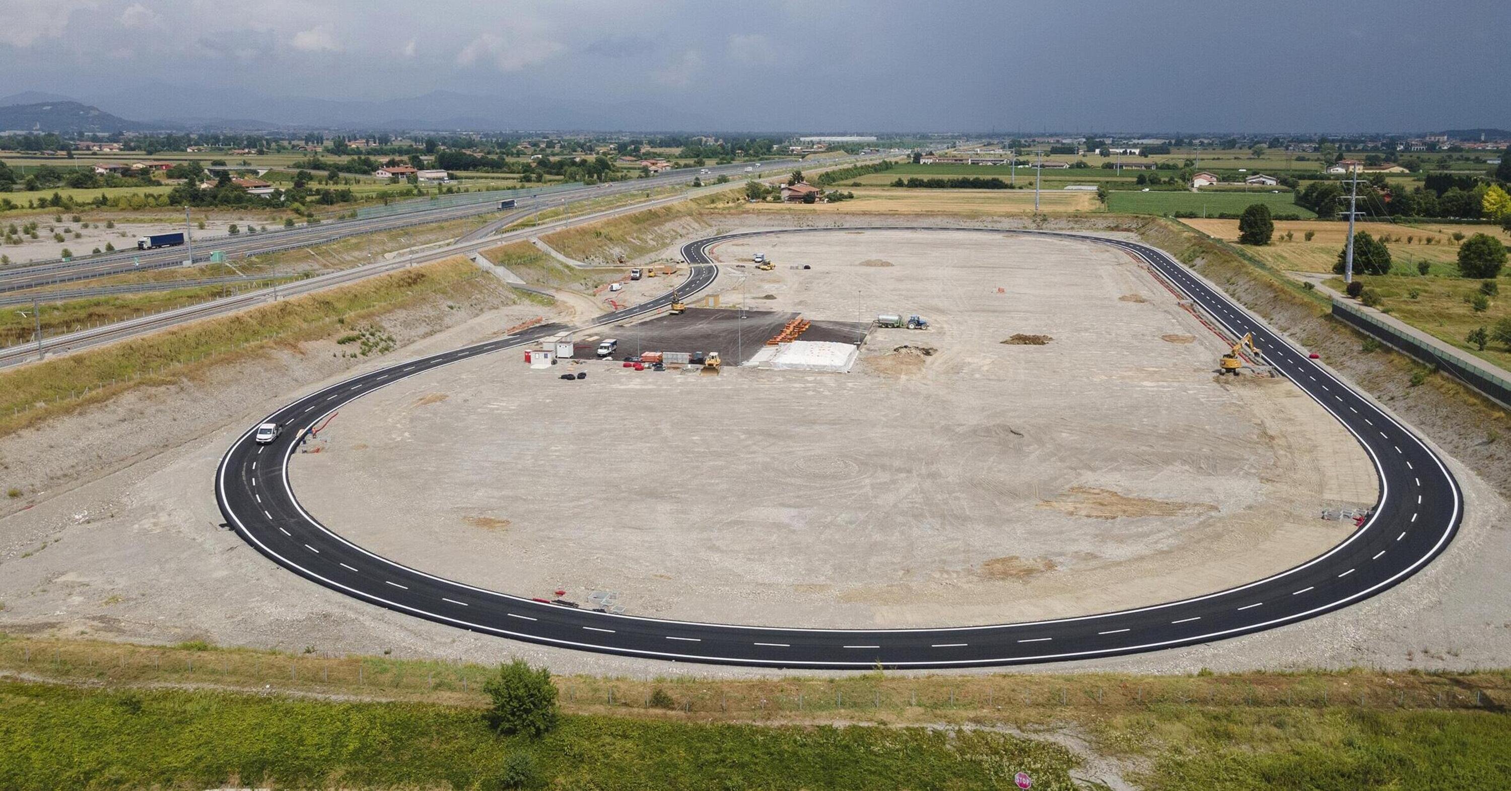 Autostrade italiane in prima fila per tecnologie asfalto green e ricarica a induzione