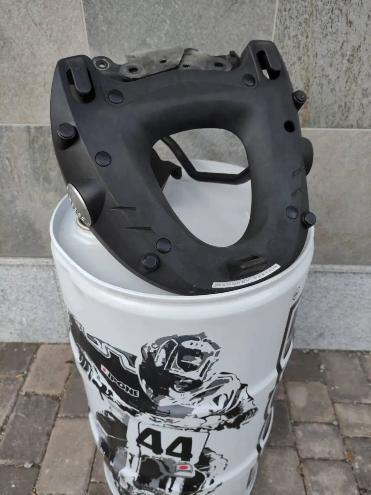 PIASTRA PORTABAULETTO GIVI PER SUZUKI GSR 600 (4)