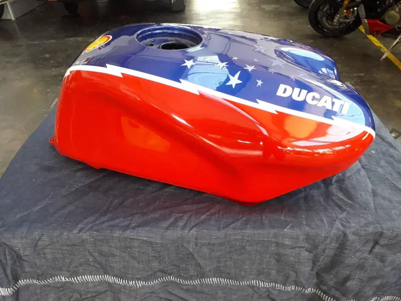 Serbatoio originale Ducati 916 Ben Bostrom (4)
