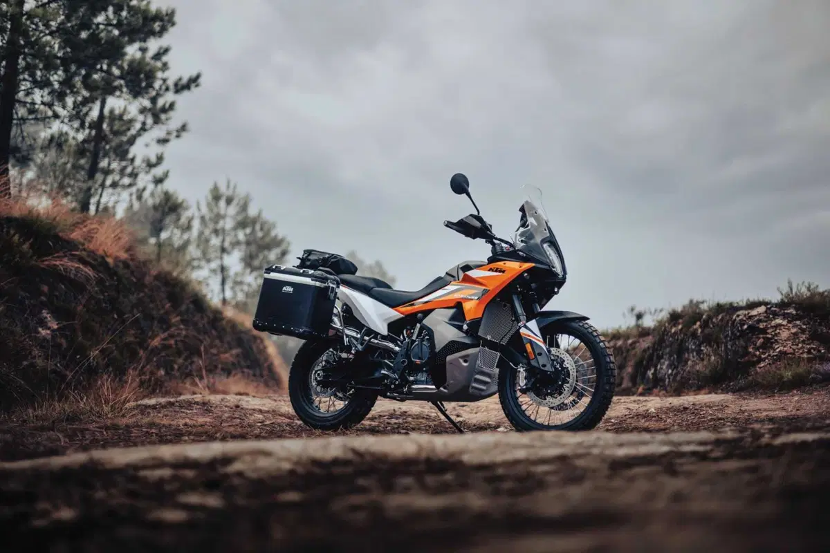 Come cambia la KTM 890 Adventure 2023 (2)