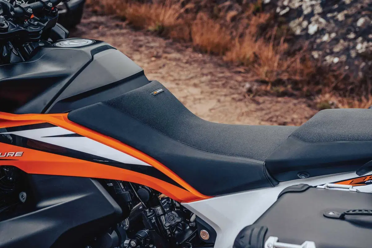 Come cambia la KTM 890 Adventure 2023 (3)