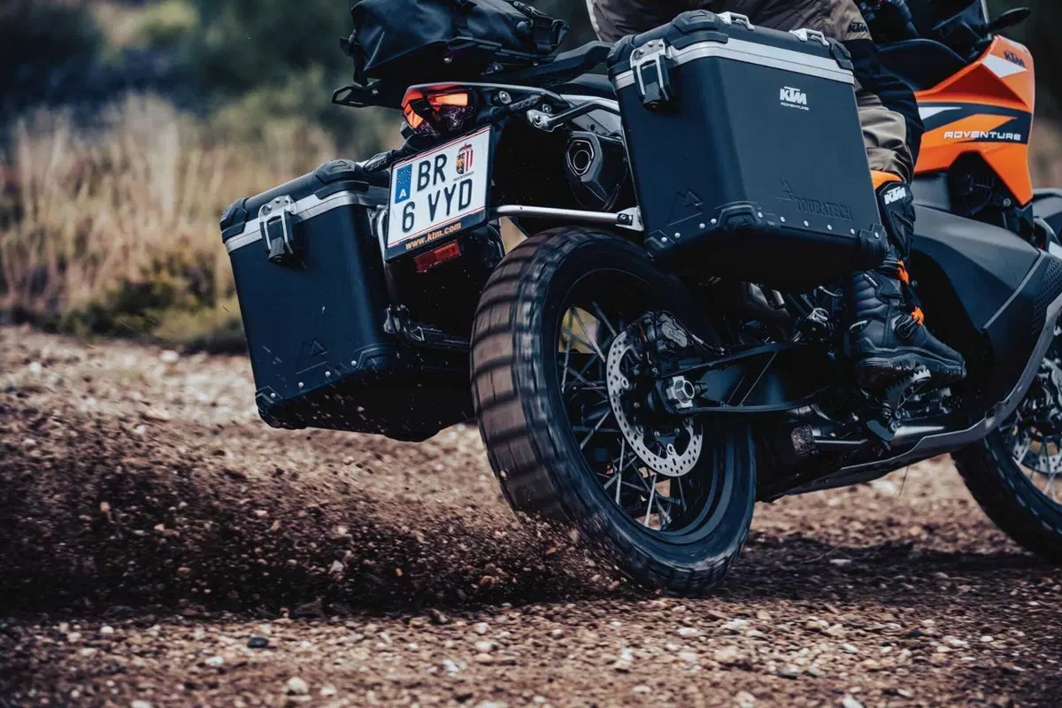Come cambia la KTM 890 Adventure 2023 (6)