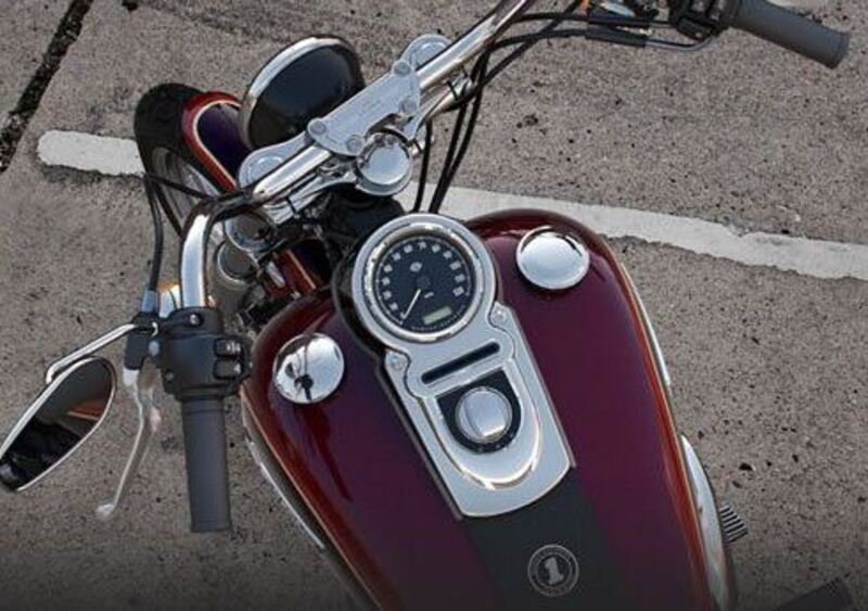 Harley-Davidson Dyna 1690 Super Glide Custom (2014) - FXDC (5)