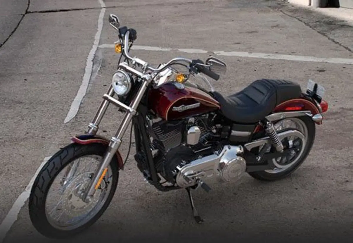Harley-Davidson Dyna 1690 Super Glide Custom (2014) - FXDC (8)