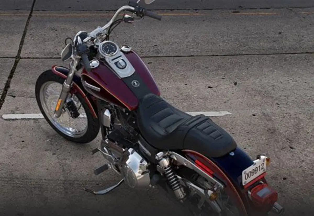 Harley-Davidson Dyna 1690 Super Glide Custom (2014) - FXDC (10)