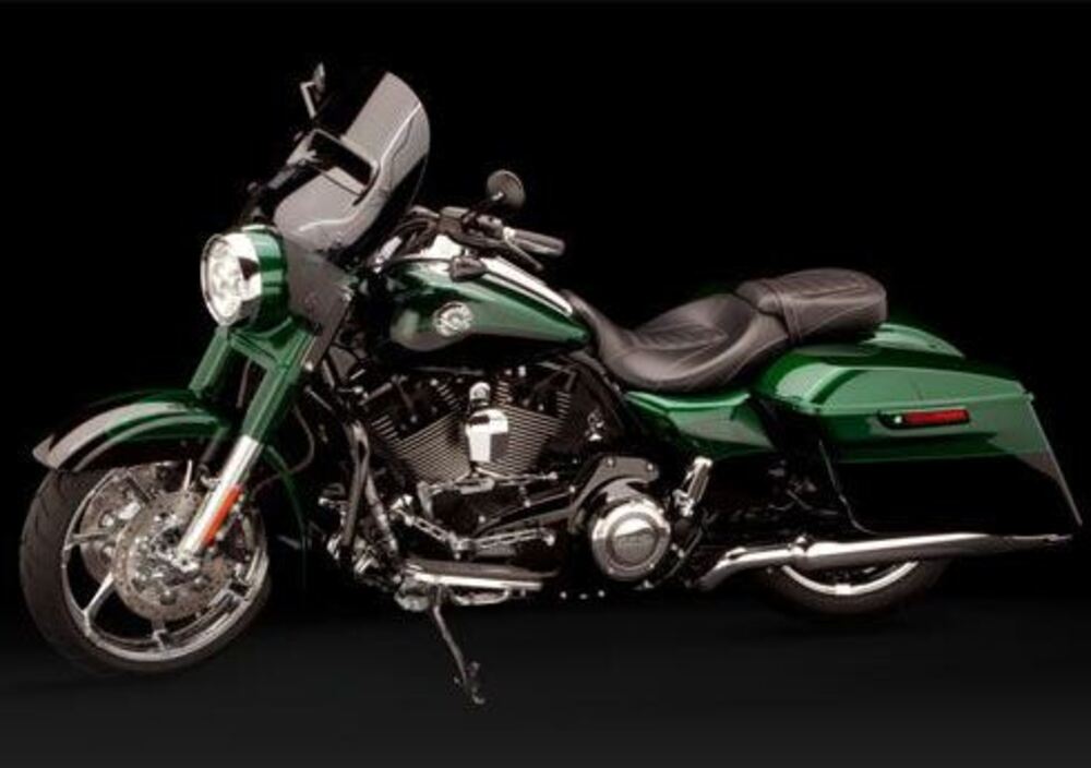 Harley-Davidson 1800 Road King (2014) - FLHRSE (4)