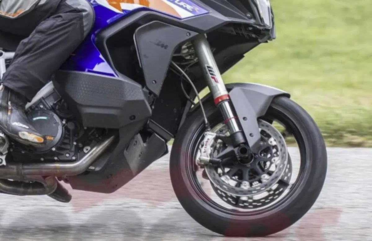 KTM prepara l'anti Pikes Peak: 1290 SMT [Foto spia] (3)