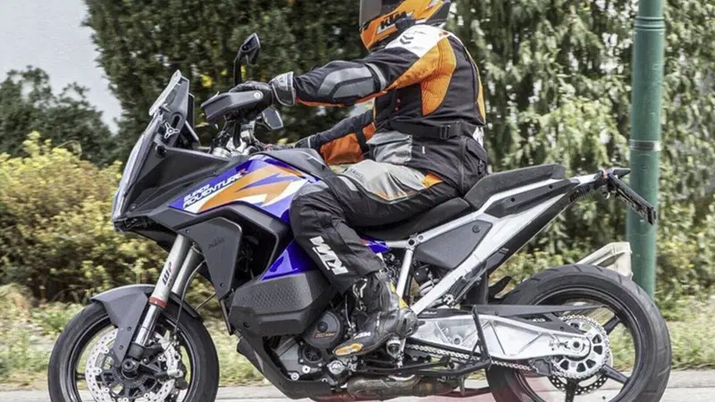 KTM prepara l'anti Pikes Peak: 1290 SMT [Foto spia]