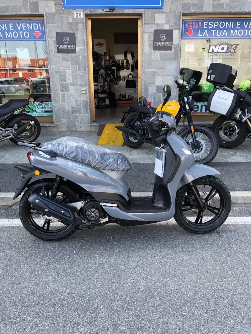 Peugeot Tweet 125i Active (2021 - 25) (10)