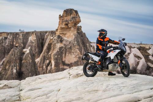 Ritorna la KTM 790 Adventure. Aggiornata e ora prodotta in Cina