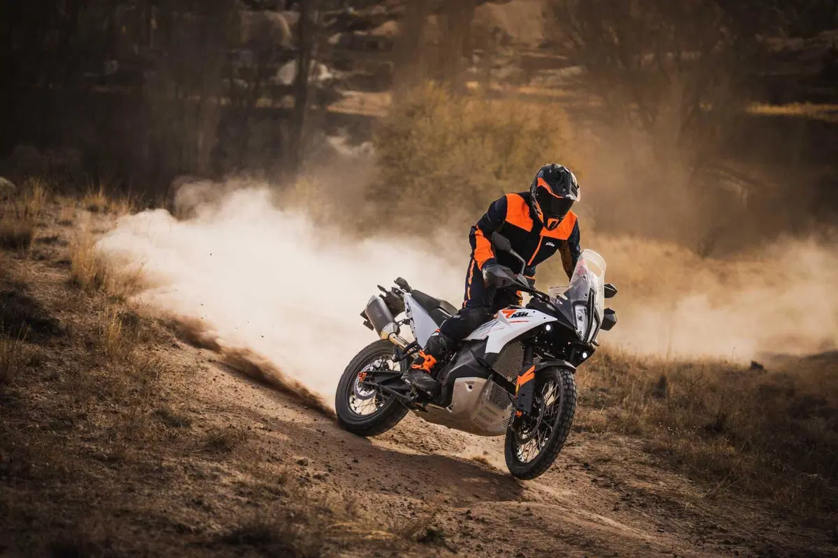 Ritorna la KTM 790 Adventure. Aggiornata e ora prodotta in Cina (12)