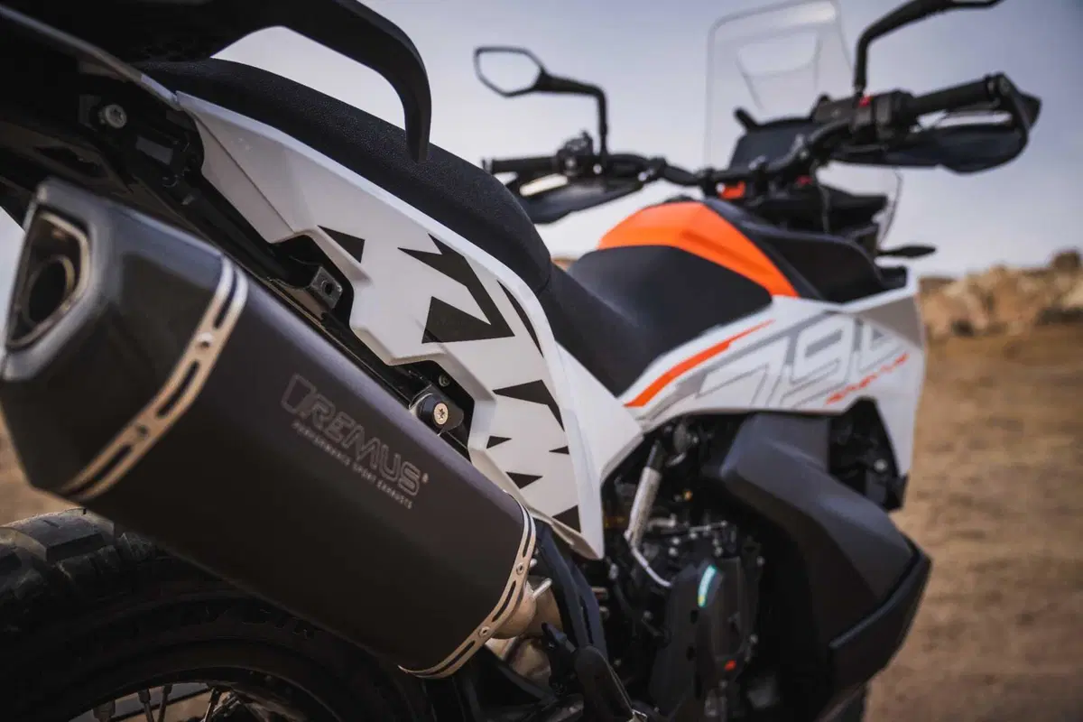 Ritorna la KTM 790 Adventure. Aggiornata e ora prodotta in Cina (14)