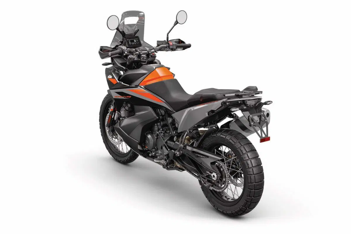 Come cambia la KTM 890 Adventure 2023 (3)