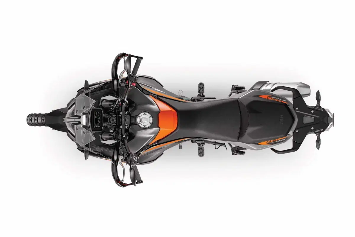 Come cambia la KTM 890 Adventure 2023 (4)