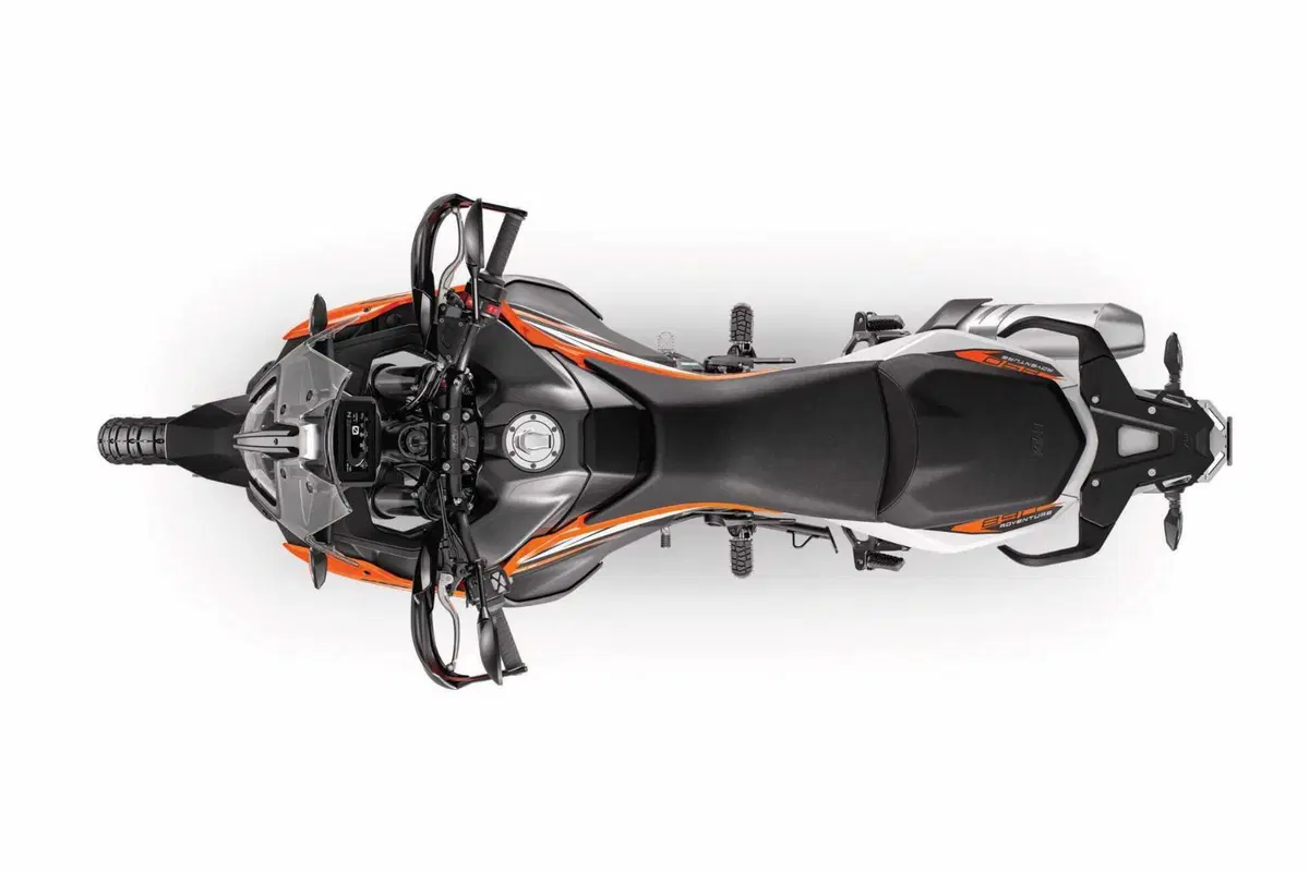 Come cambia la KTM 890 Adventure 2023 (9)