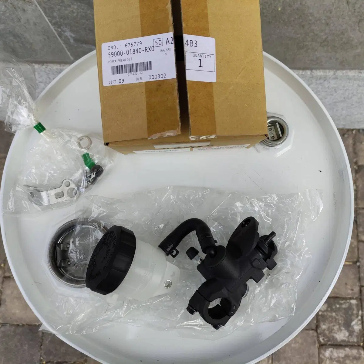POMPA FRENO ORIGINALE NUOVA SUZUKI GSX R 1000 K7/K (2)